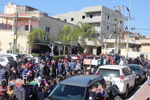 فيديو: رئيس البلدية في المسيرة التضامنية مع الاستاذ طارق ورسالة الى الشرطة  تحصيلكم وانجازاتكم في السنوات الاخيرة صفر   